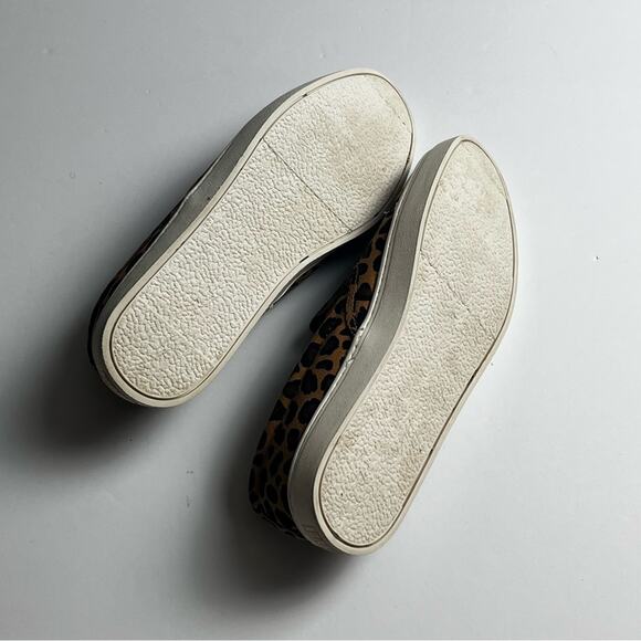 Old Navy Women's Slip On Canvas Animal Print Style Sneakers Sz 8 - Picture 2 of 9
